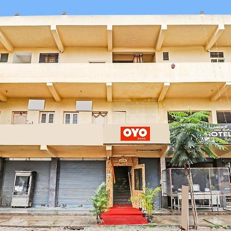 Oyo Flagship Hotel Golden Suites バンガロール エクステリア 写真