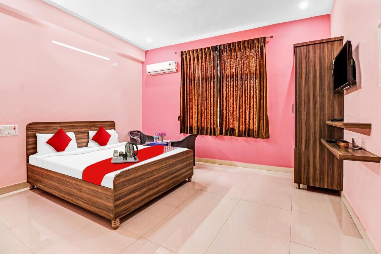 Oyo Flagship Hotel Golden Suites バンガロール エクステリア 写真